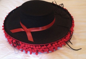 Chapeau flamenco avec pompoms